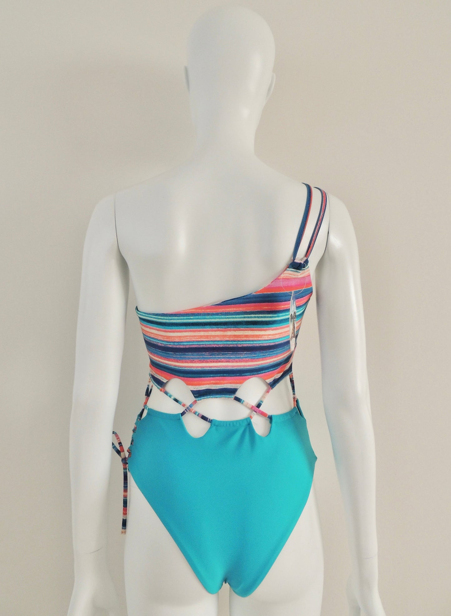 Ropa de Baño Hustle (sin talla, como un S, con etiqueta)