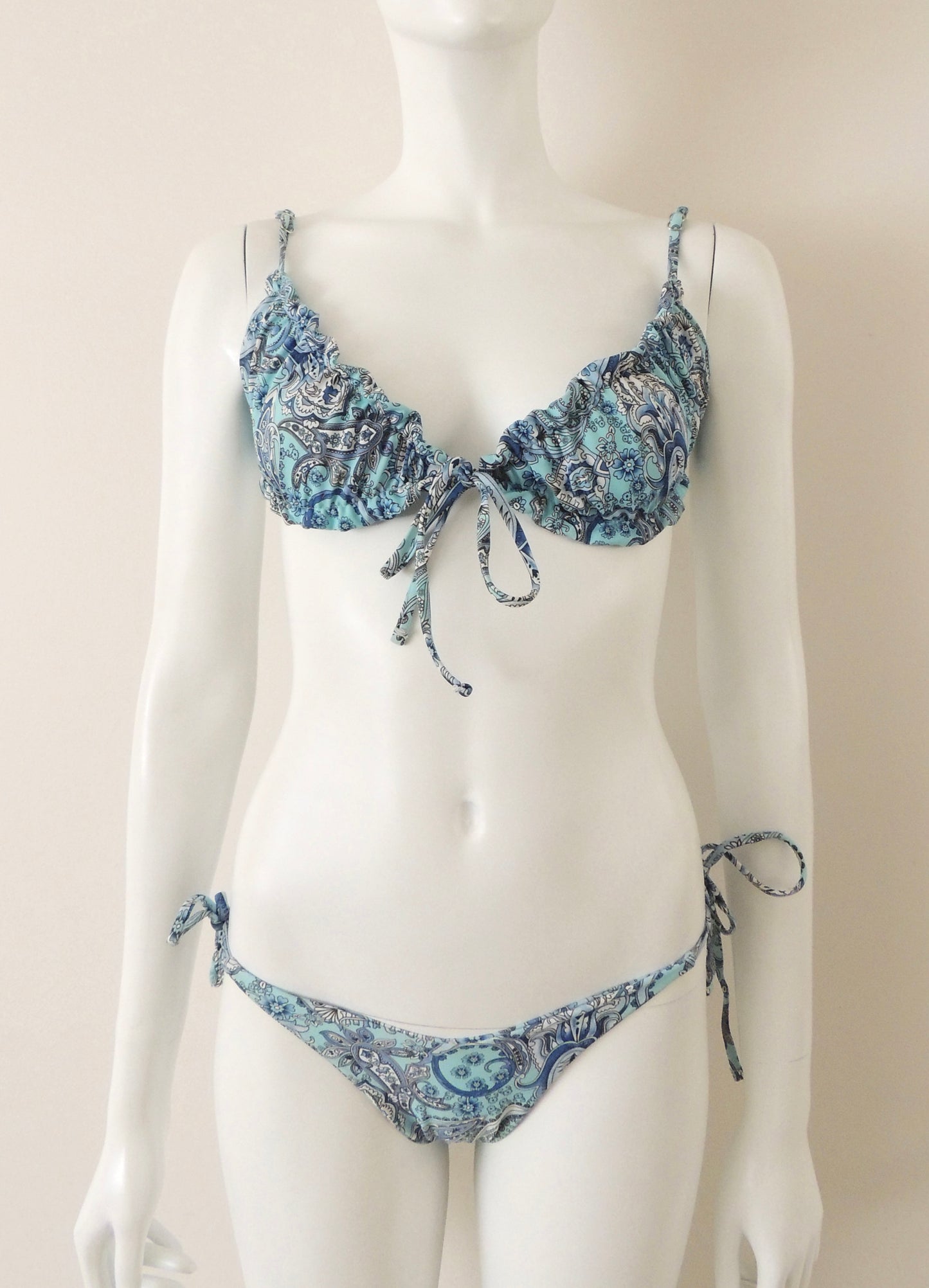 Conjunto Bikini sin marca (sin talla, como un S pequeño)