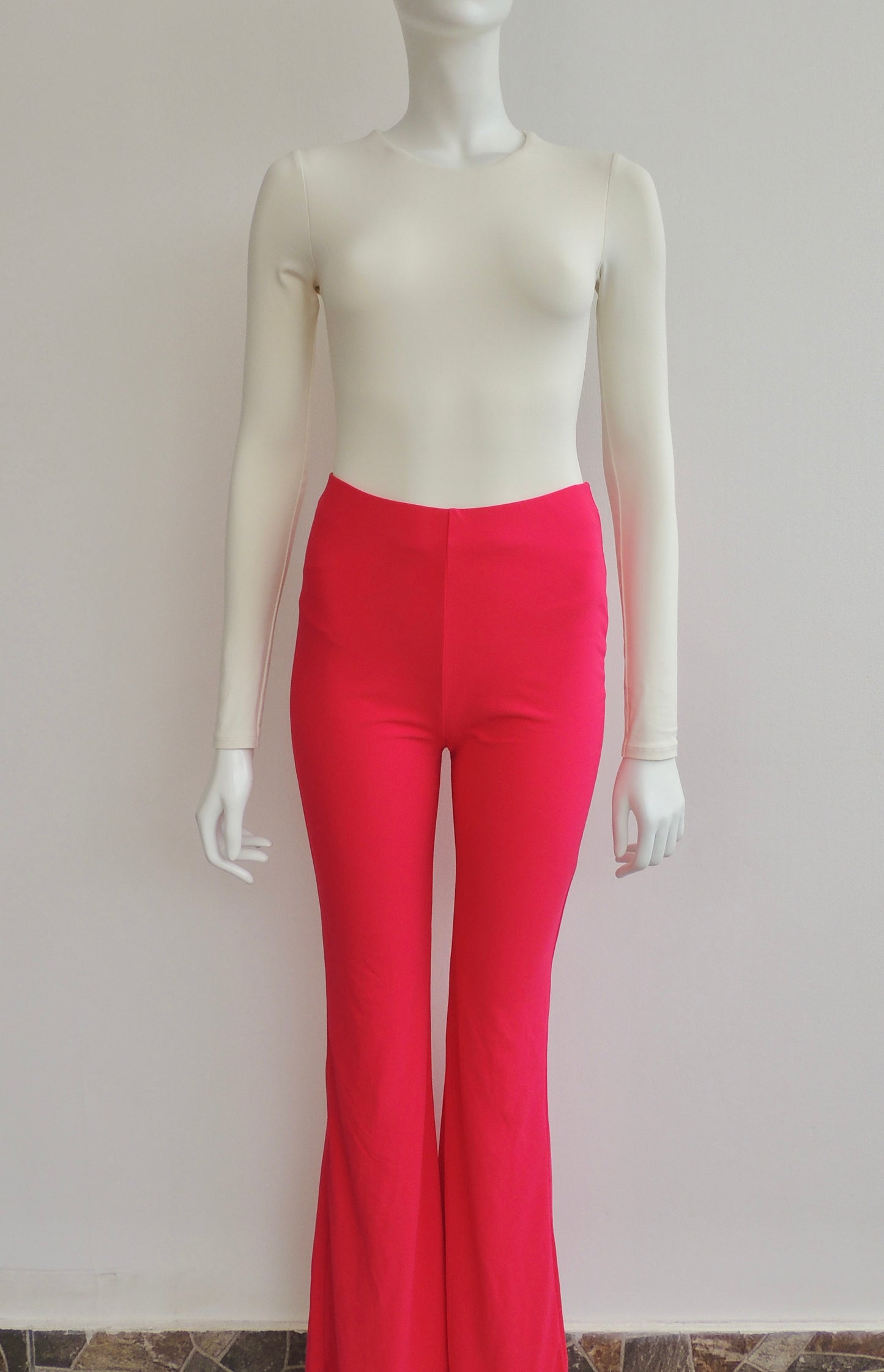 Pantalón Zara (talla M, con etiqueta)