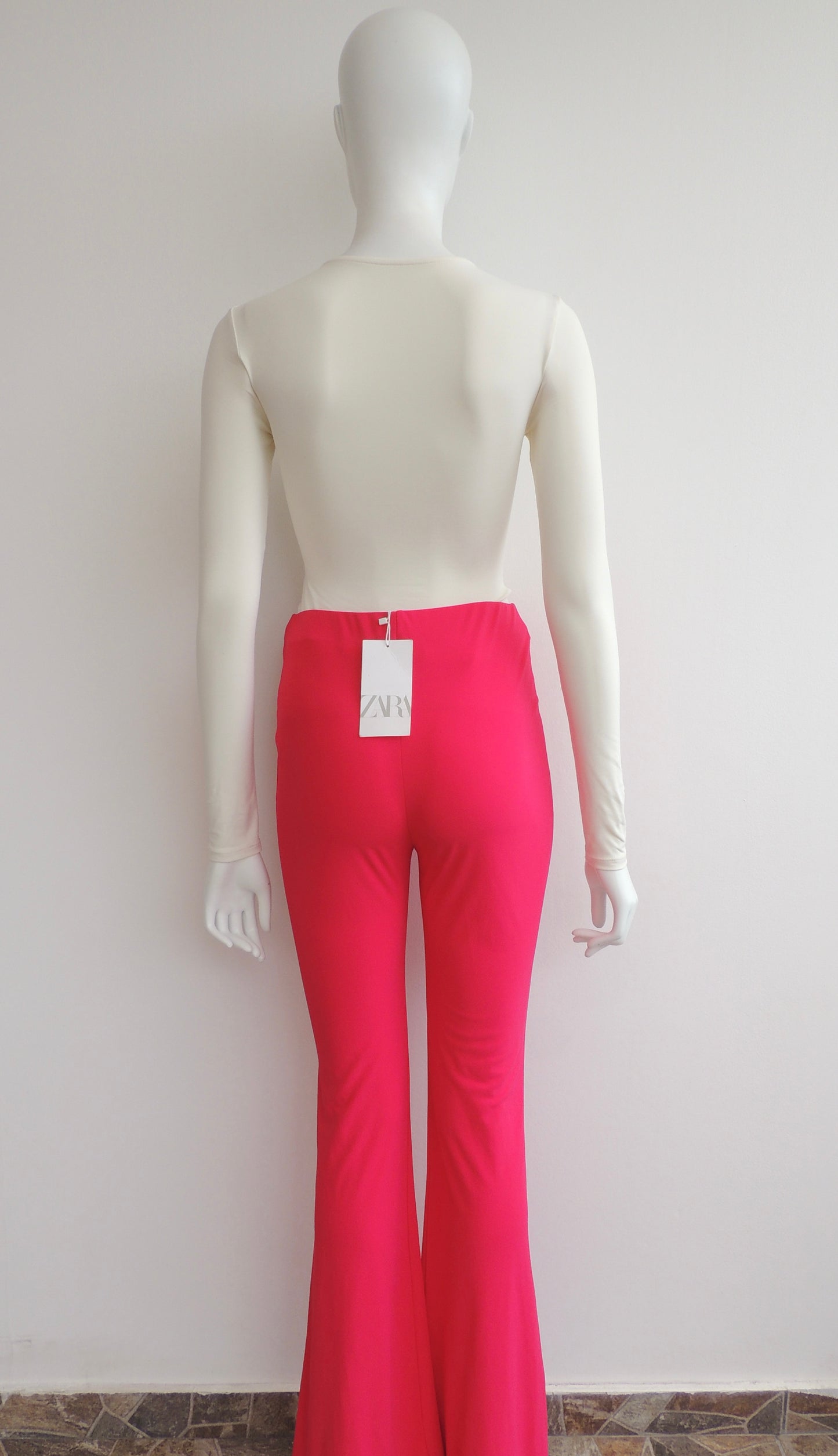 Pantalón Zara (talla M, con etiqueta)