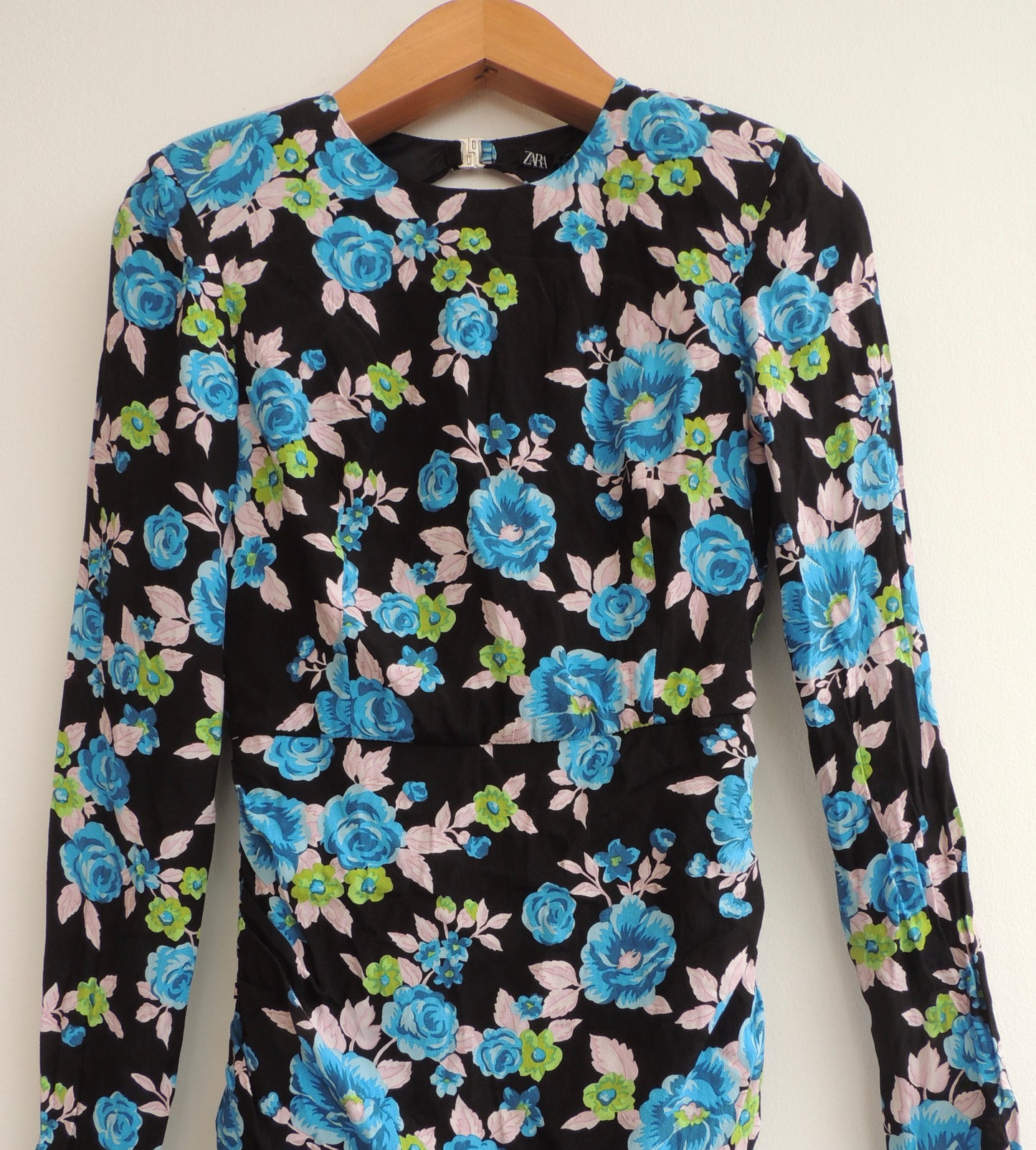 Vestido Zara (talla S, con etiqueta)