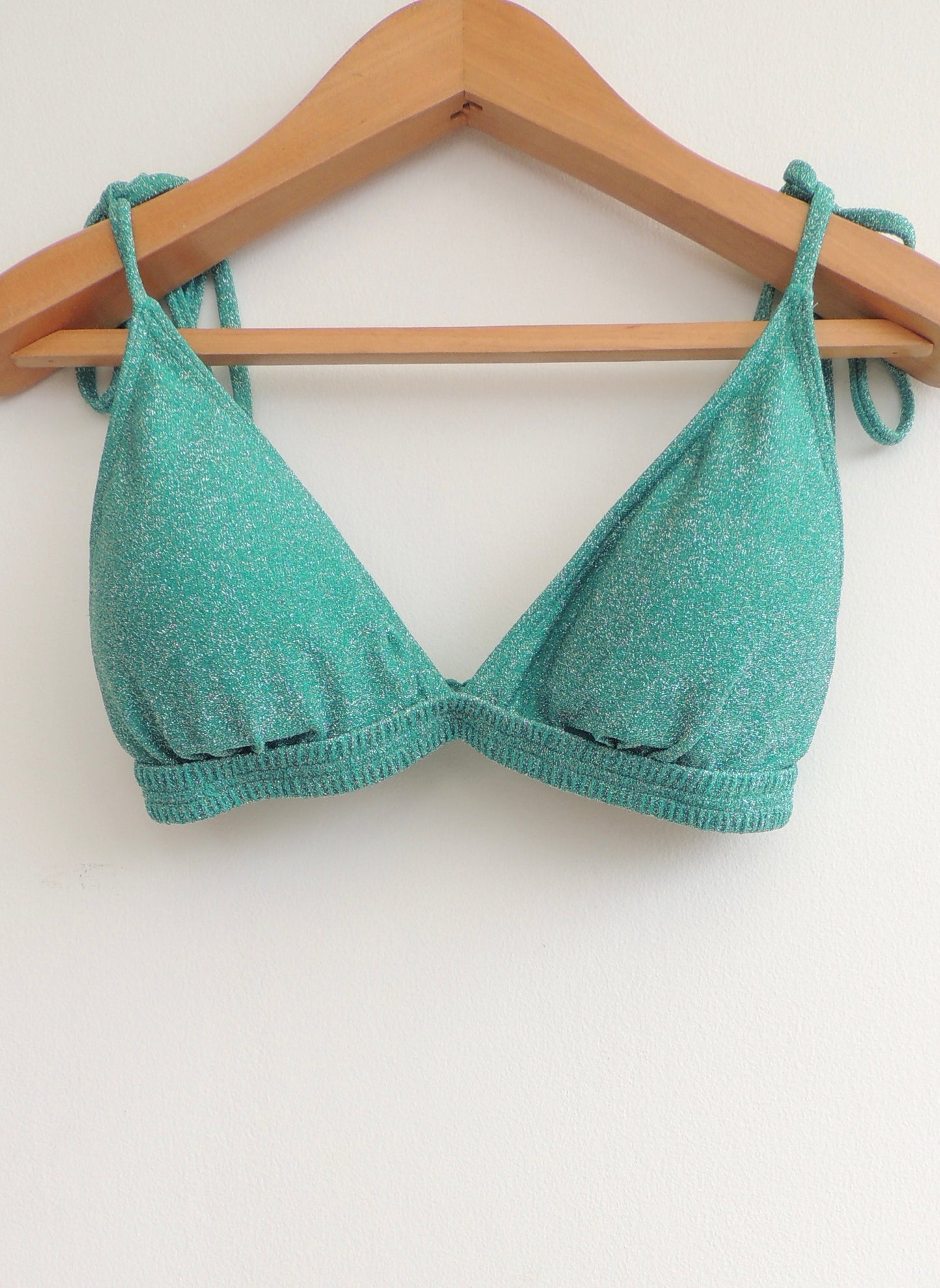 Conjunto Bikini All Basics (talla M, con etiqueta)