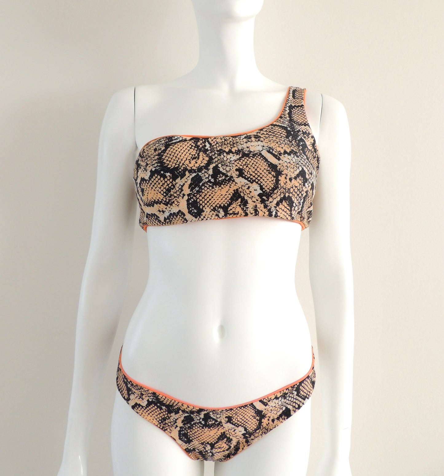 Bikini sin marca (sin talla, como un M grande)