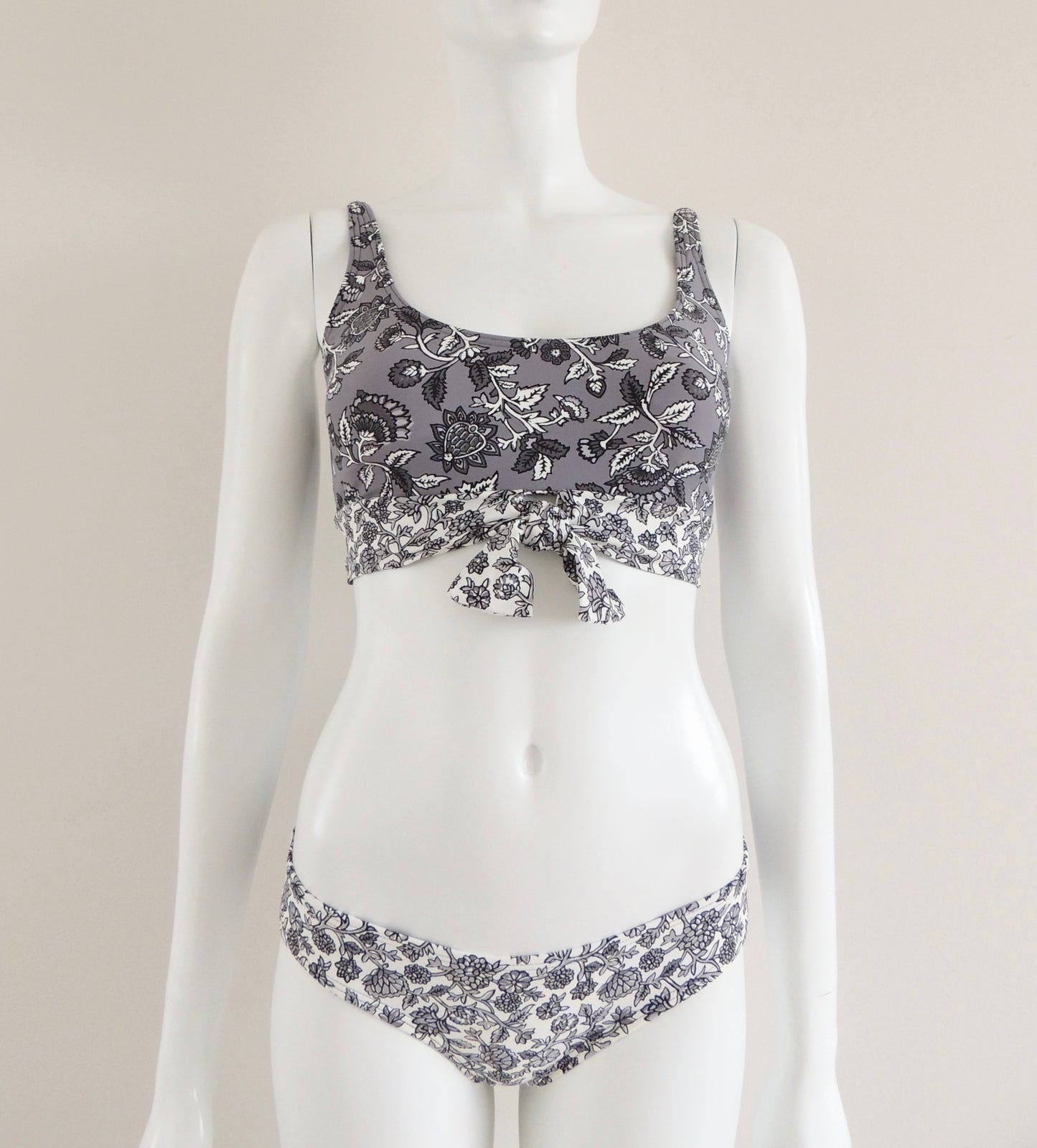 Conjunto Bikini Michael Kors (talla XS)