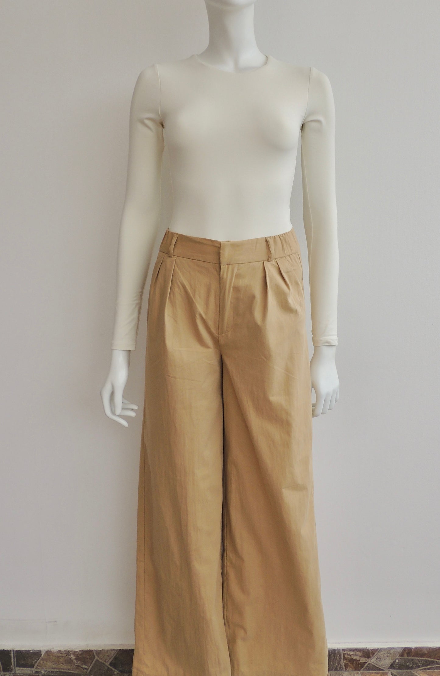 Pantalón Stradivarius (talla EUR 34)