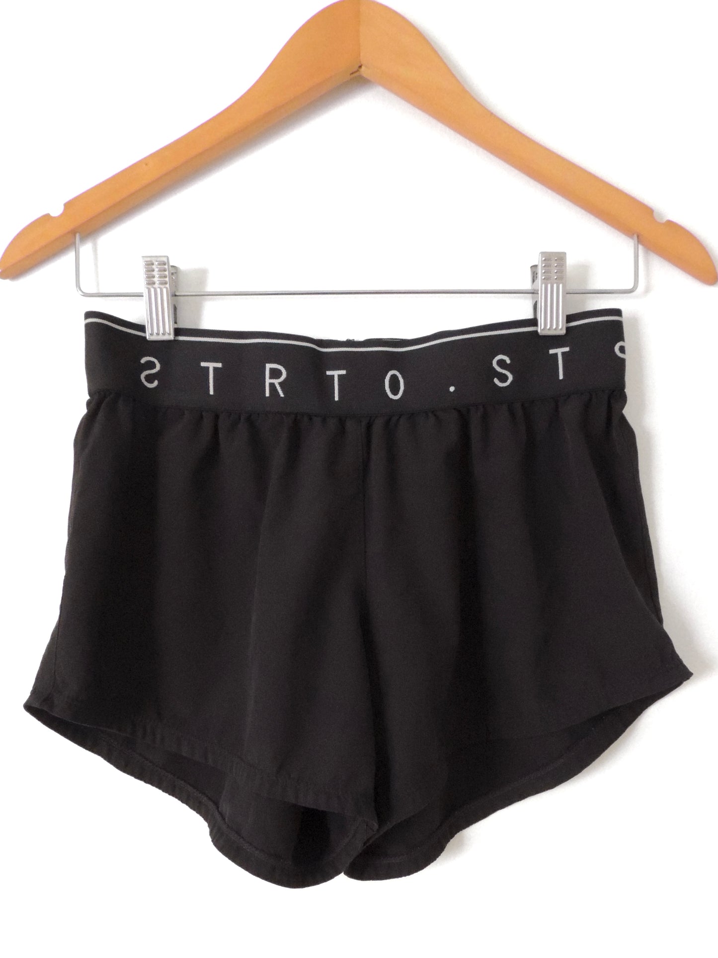 Short H&M (talla EUR 36 = USA 6)
