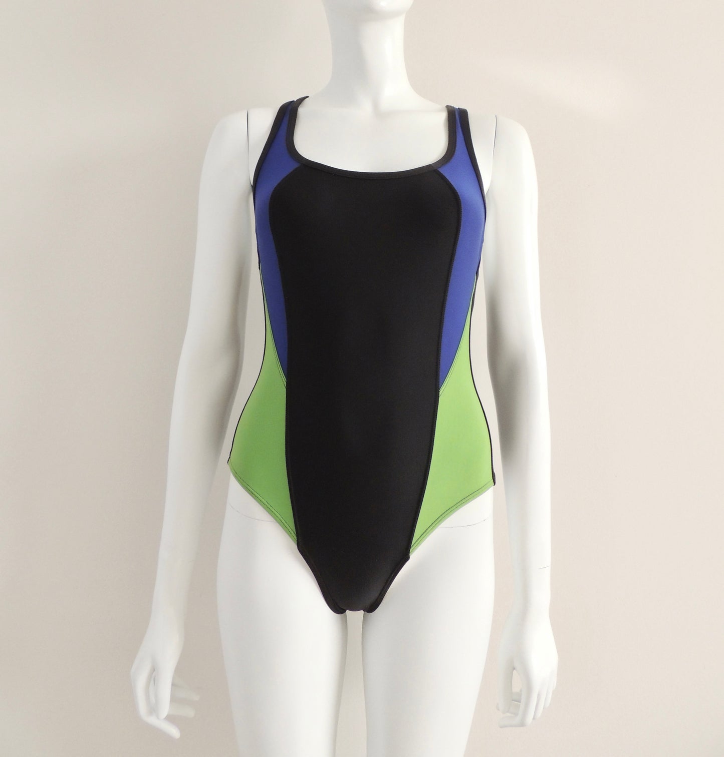 Ropa de Baño Applauzi (talla S, sin uso)