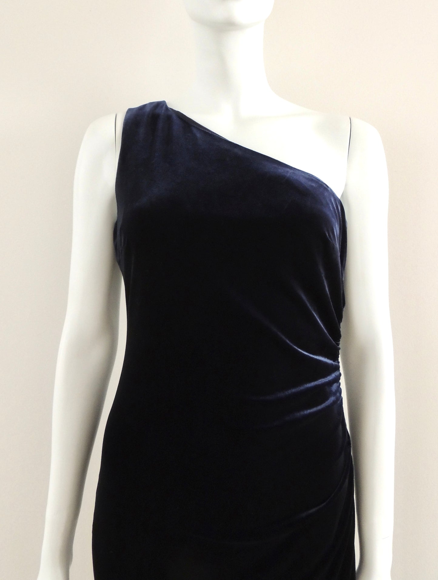 Vestido Vince Camuto (talla USA 6, como un M)
