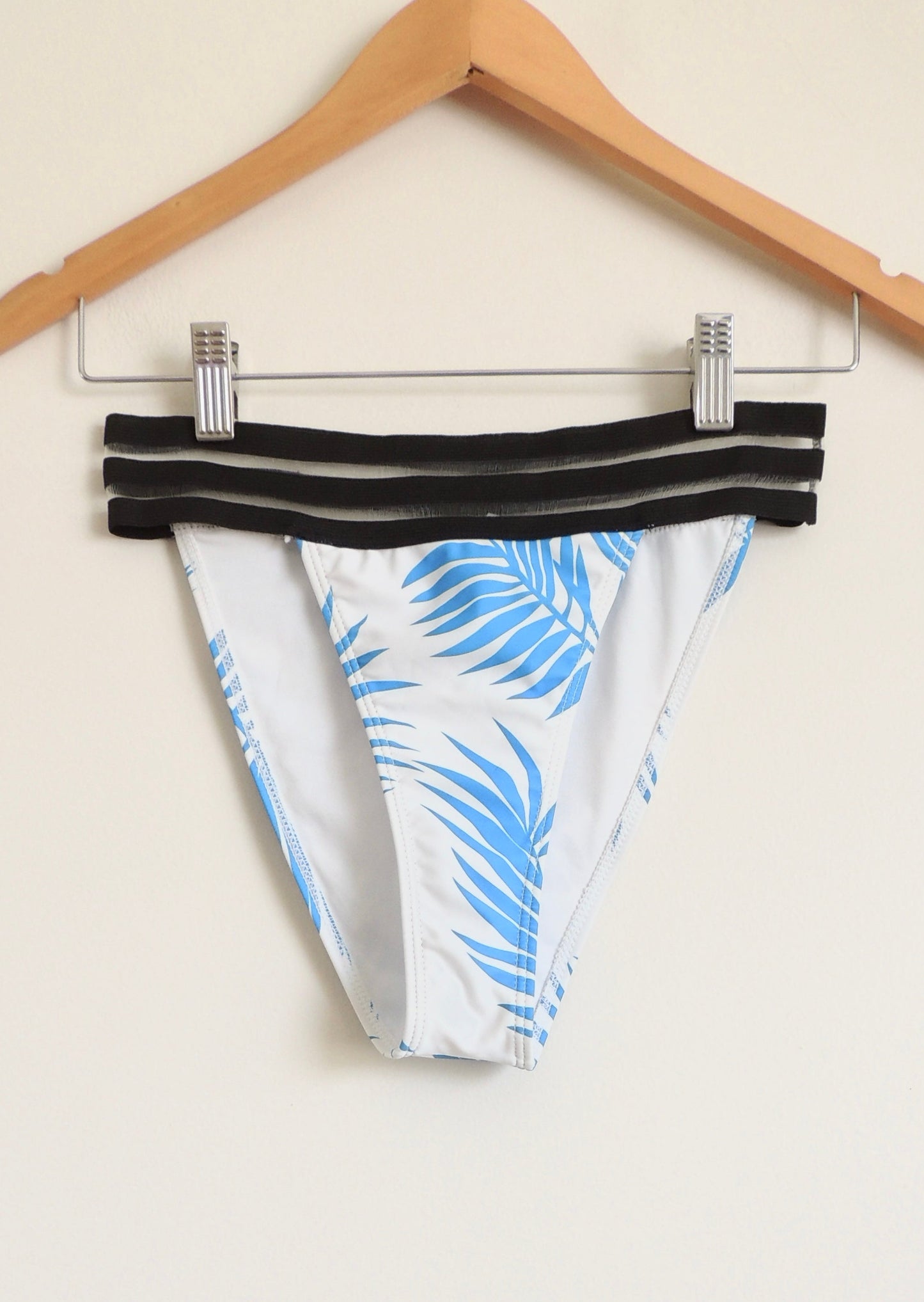 Conjunto Bikini Shein (talla M, sin uso)