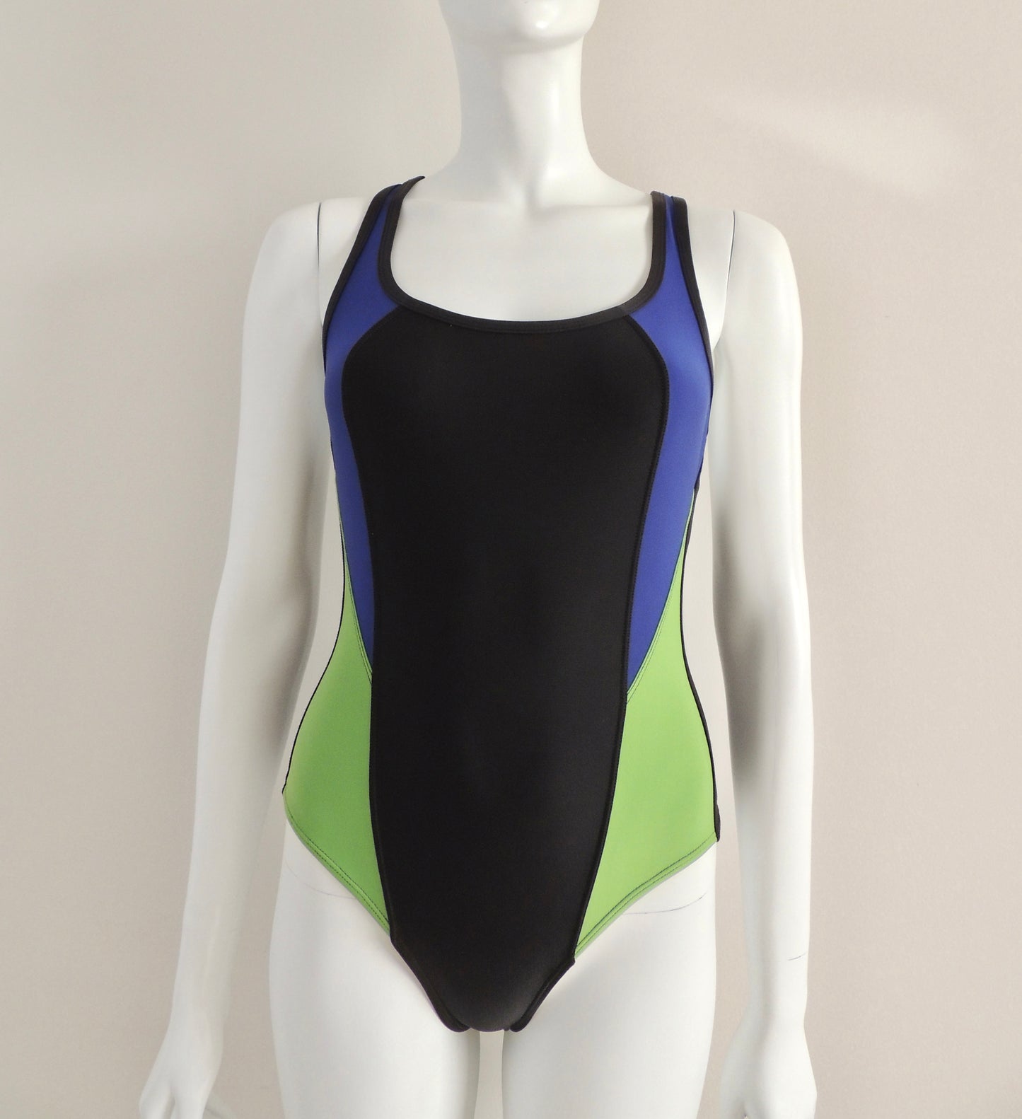 Ropa de Baño Applauzi (talla S, sin uso)