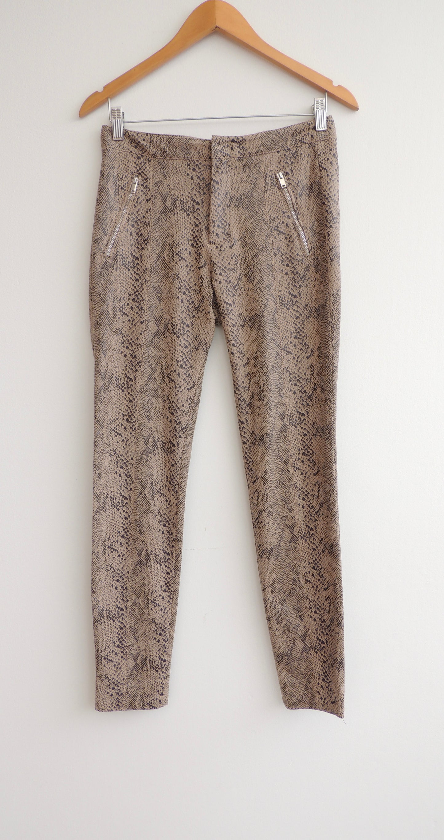 Pantalón sin marca (sin talla, como 28)