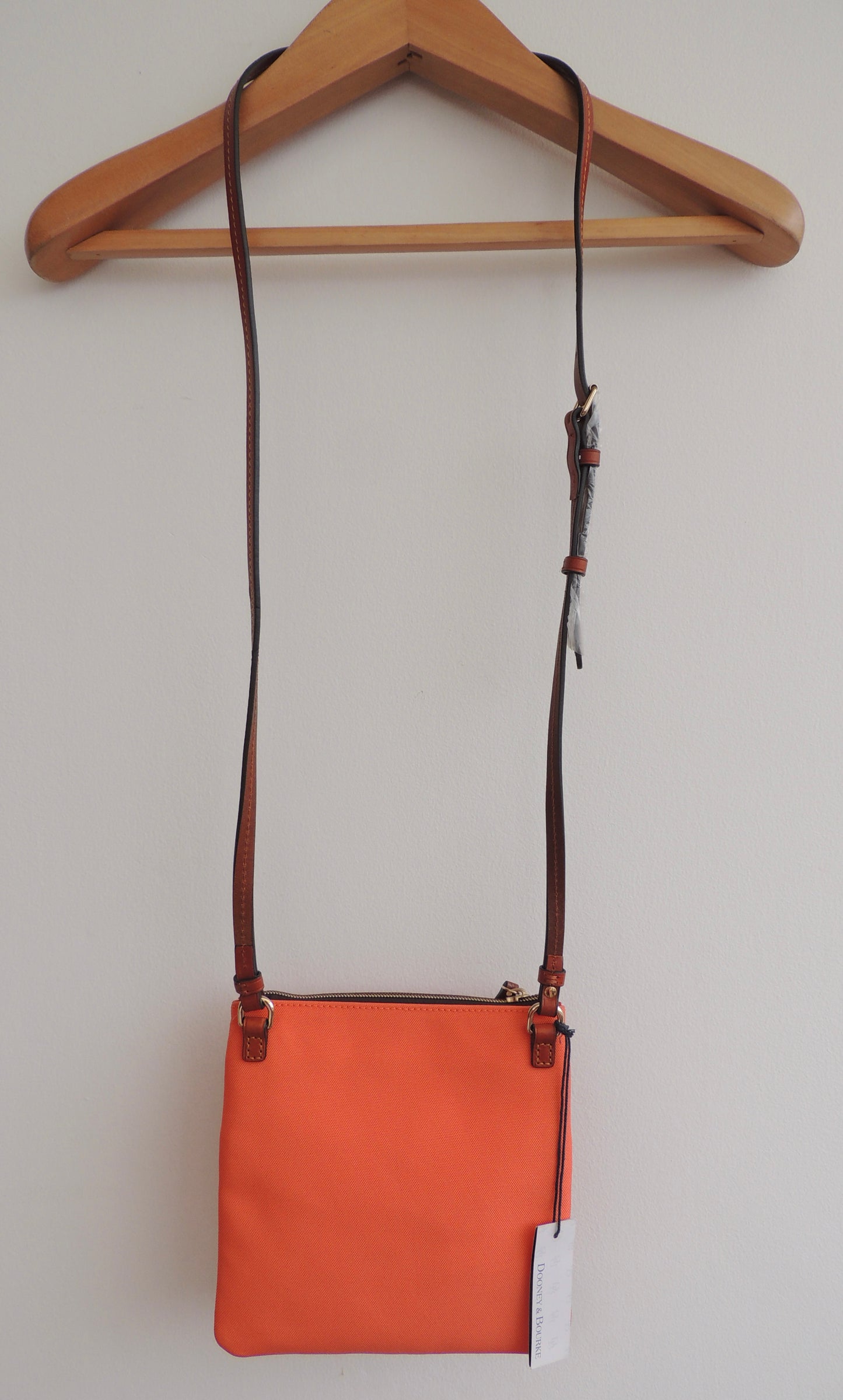 Cartera Dooney & Bourke (con etiqueta)