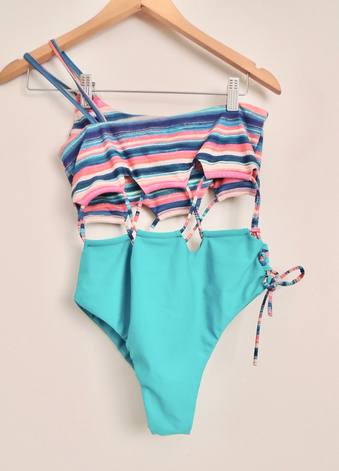 Ropa de Baño Hustle (sin talla, como un S, con etiqueta)