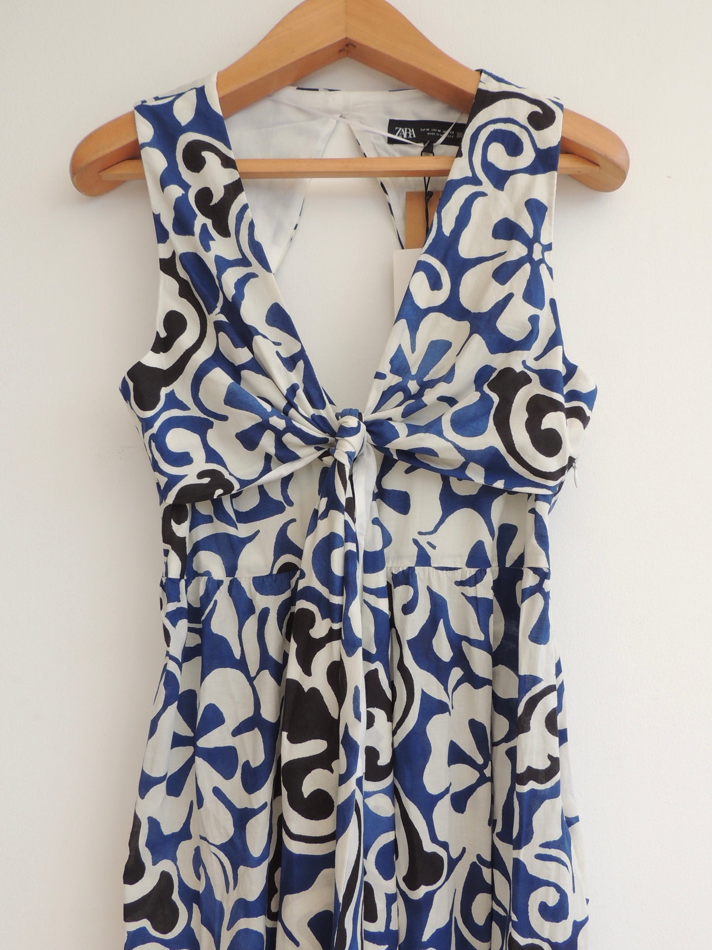 Vestido Zara (talla M, con etiqueta)