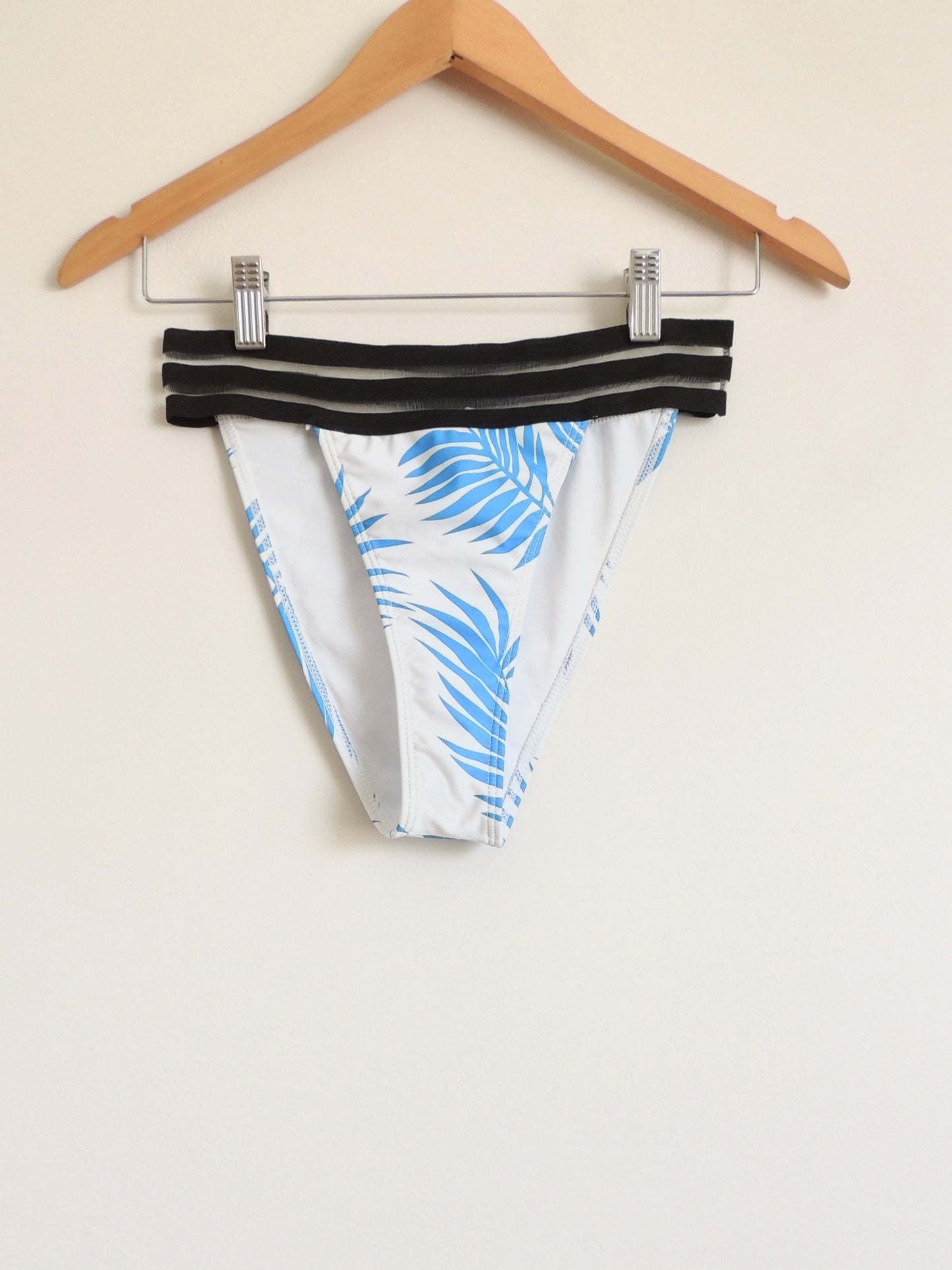 Conjunto Bikini Shein (talla M, sin uso)