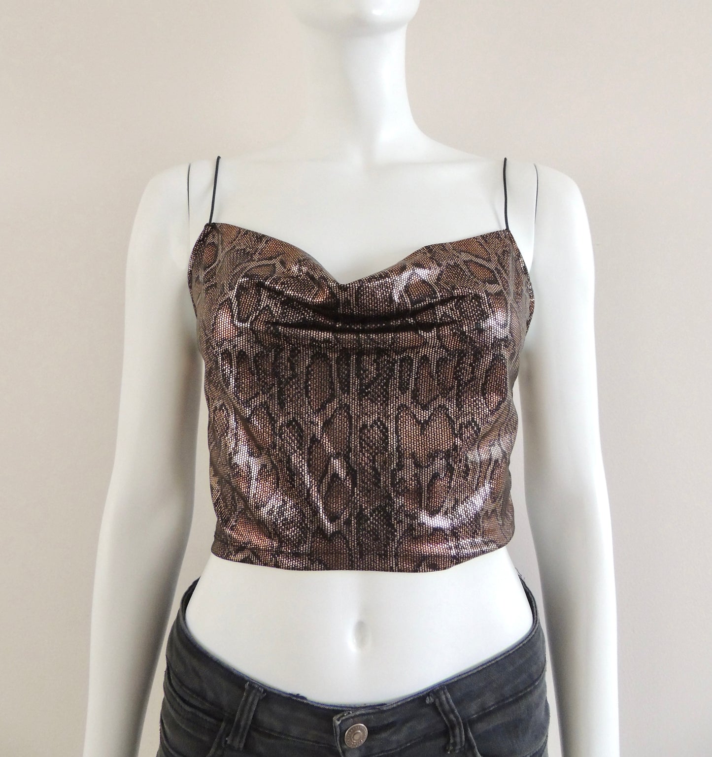 Top Divided (talla S, sin uso)